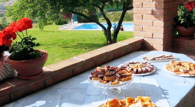 Nice farm with pool, patio & yard | Pets are welcome — photo 5