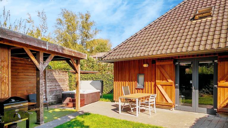 House with private wellness 1 bedroom