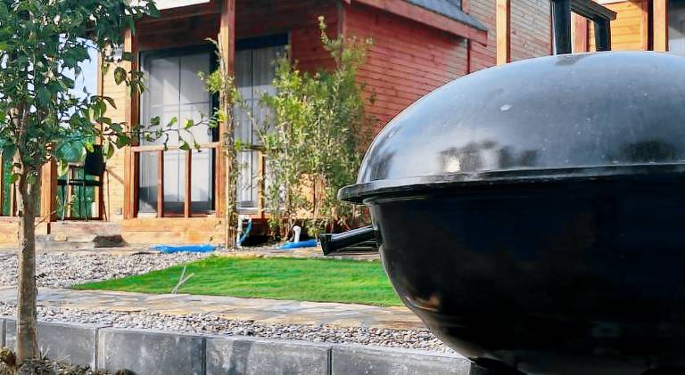 Apartment with yard, patio & barbecue in Izmir