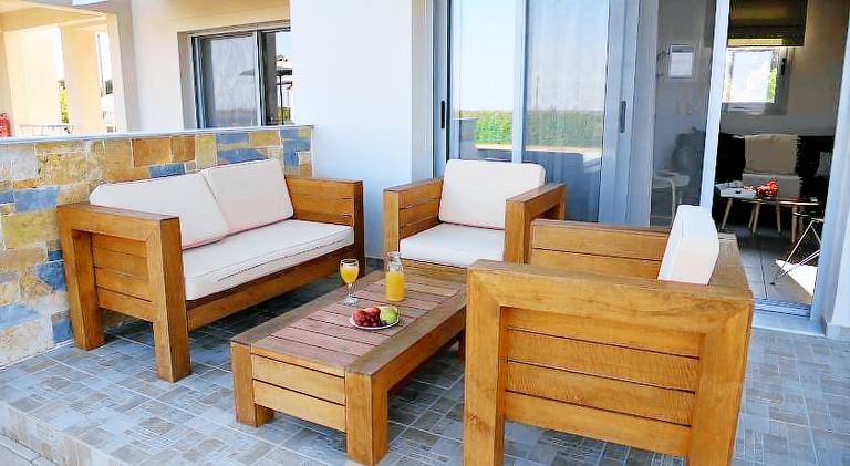 Apartment with garden, jacuzzi & pool | Good for workation — photo 4