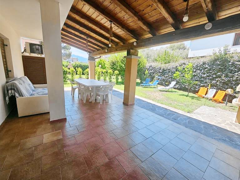 Fully equipped villa with terrace, barbecue & yard | Panoramic view | Pets allowed — photo 2