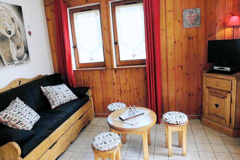 Rental apartment with patio — photo 4