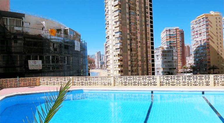 Apartment with private pool — photo 5