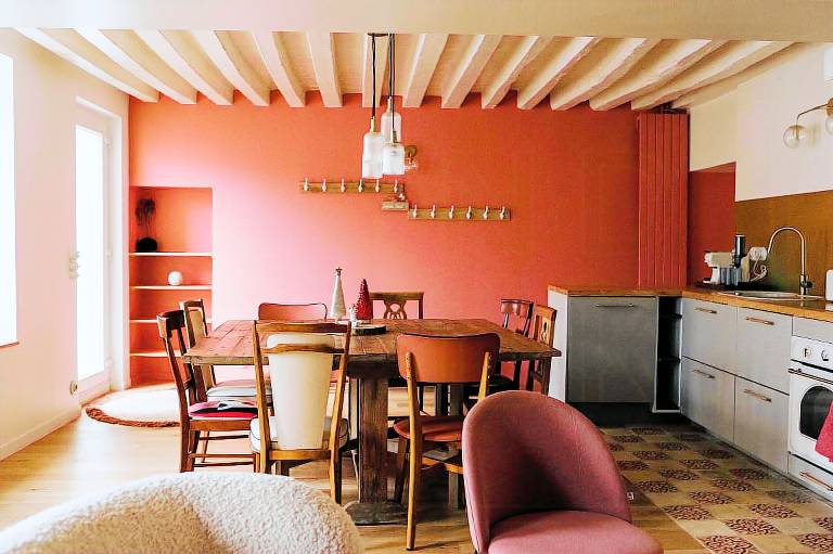 Vacation home with barbeque, terrace & yard in Senlis