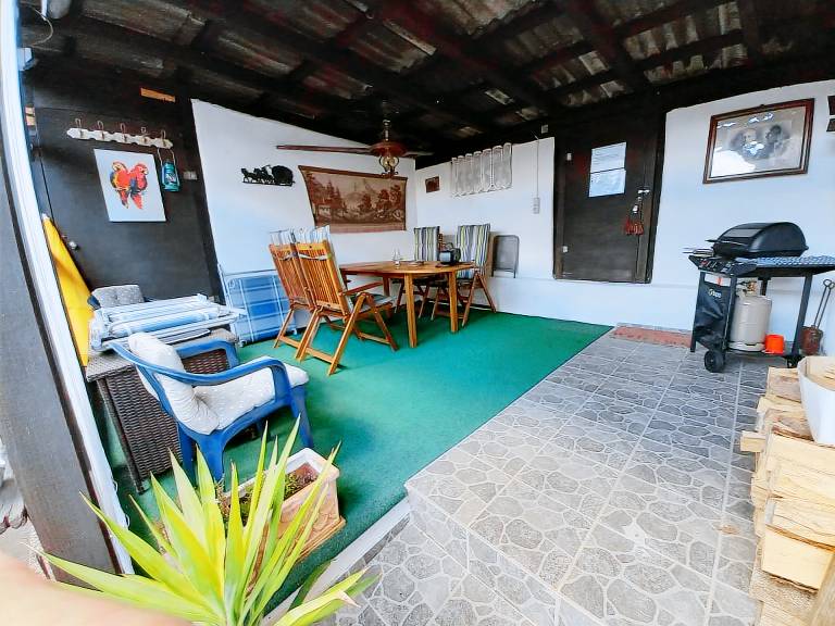 Vacation home with grill & terrace — photo 3