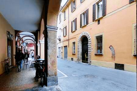 RED Appartamento immerso tra le mura bolognesi — photo 4