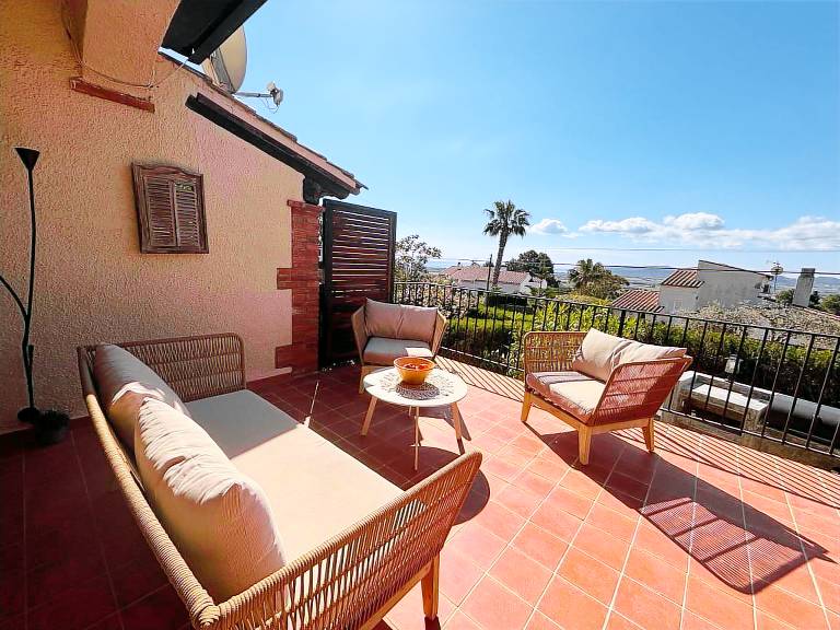 Corner house with private pool in L'Estartit — photo 4