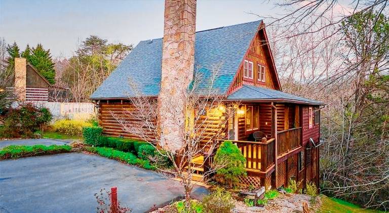 Nice vacation home | Pet-friendly in Sevierville, TN