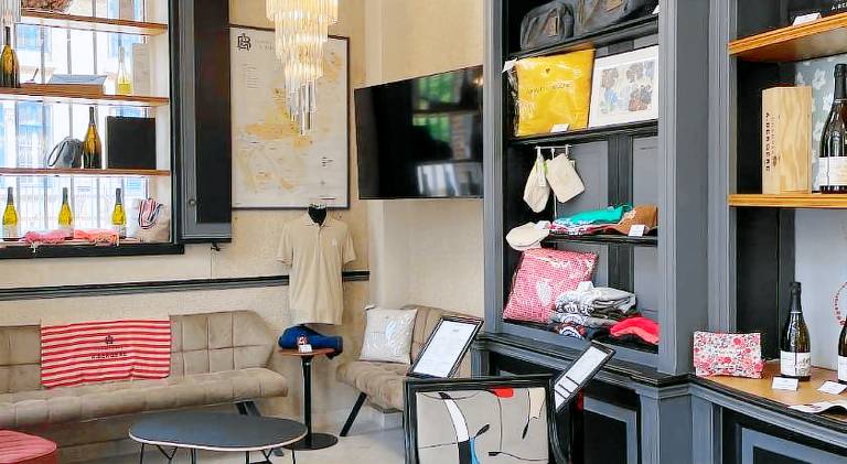 Champagne Andre Bergere & Suites — photo 4