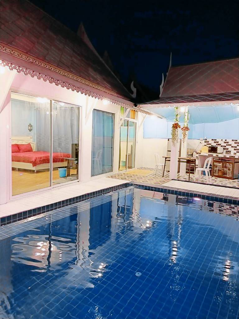Charming villa with barbeque & pool | Suitable for remote work | Pets are welcome in Phetchaburi