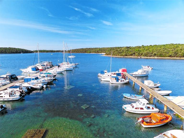 Holiday apartment with terrace in Pula