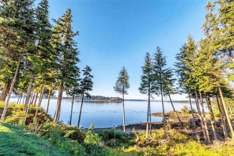 Cottage Alert Bay