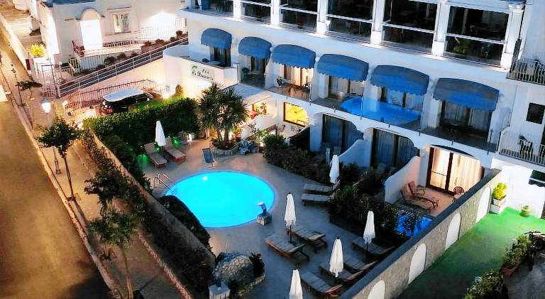 Bougainville Luxury Boutique Hotel — photo 4