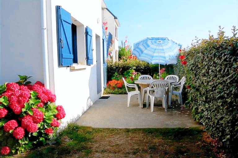 Fully equipped lovely house with patio, barbeque & yard | Pets allowed — photo 4