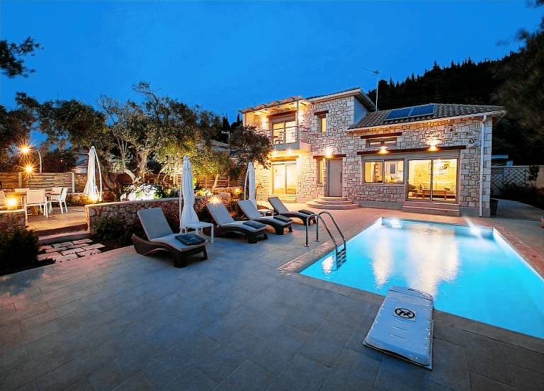 Villa  Agios Nikitas