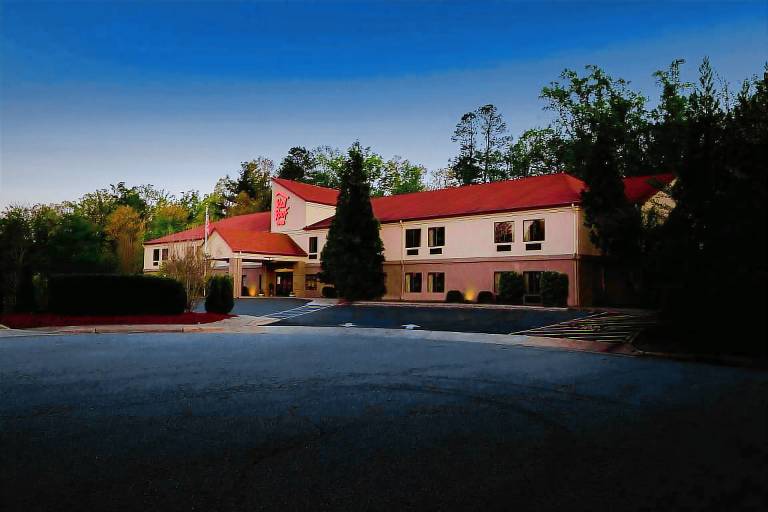 Red Roof Inn Hendersonville — photo 5