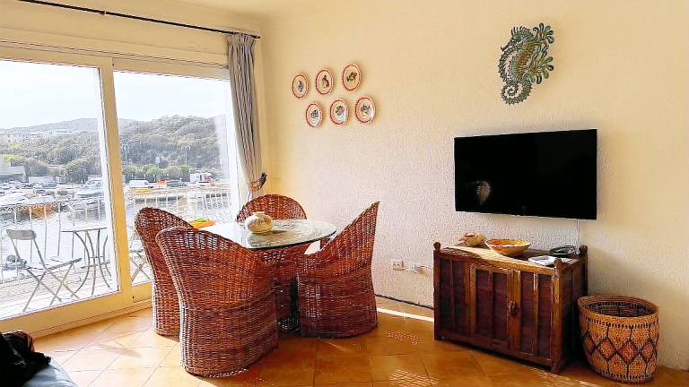 V215: Panoramic terrace on the Strait of Bonifacio. — photo 2