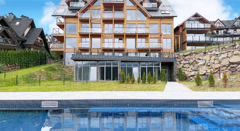 Apartment with jacuzzi & pool — photo 3