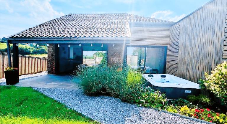 Wonderful house with jacuzzi & pool | Pet-friendly in Liege