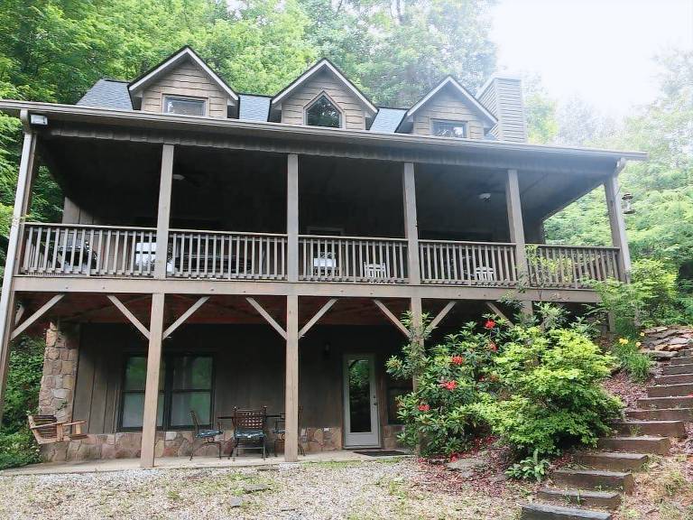 House Nantahala Lake
