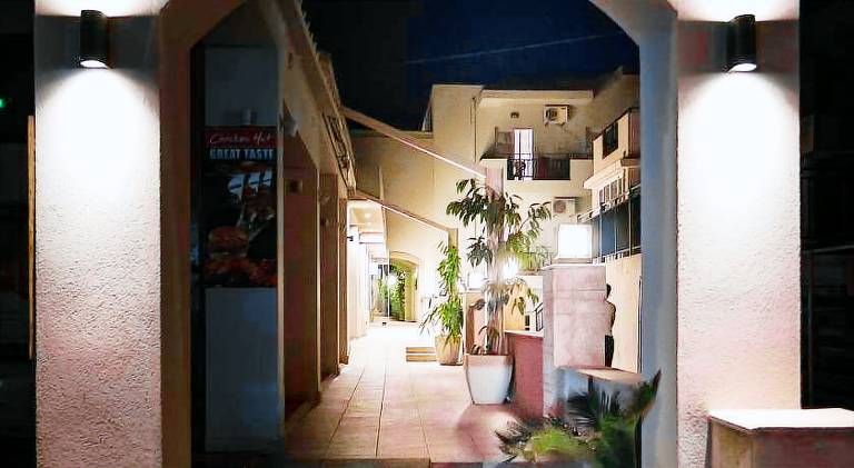 Holiday apartment with yard, patio & pool — photo 5