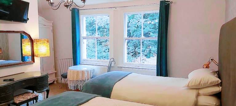 Accommodation  Douglas