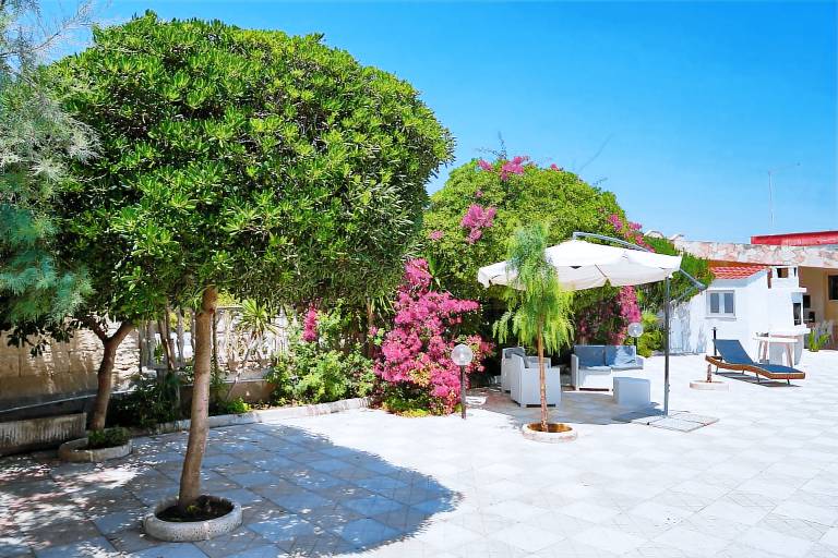 Charming villa with grill, patio & yard | Sea view | Next to the beach | Pets allowed — photo 5