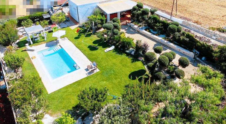 Villa with yard, grill & private pool — photo 5