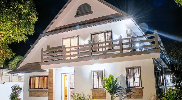 La Vita E Bella Tagaytay Thermal Pool Billiards Videoke Wifi Nefflix in Tagaytay