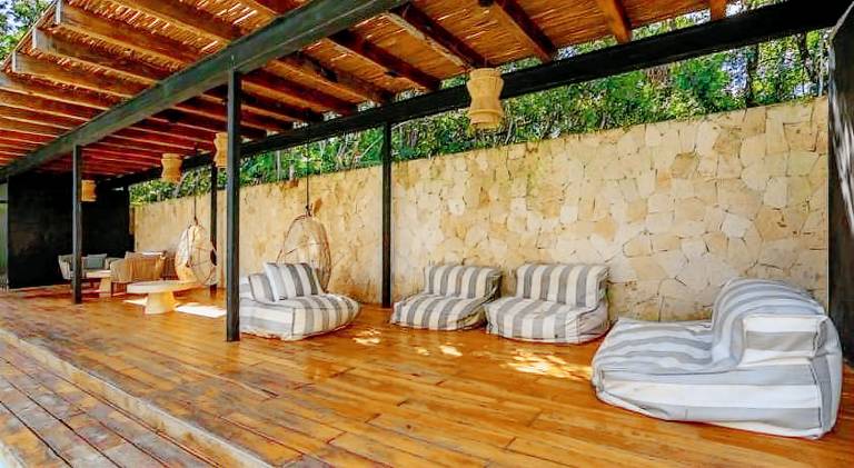 Rental apartment with hot tub & pool | Pet-friendly — photo 4