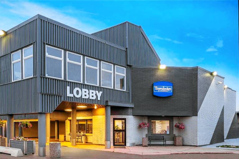 Travelodge by Wyndham Grande Prairie — photo 2