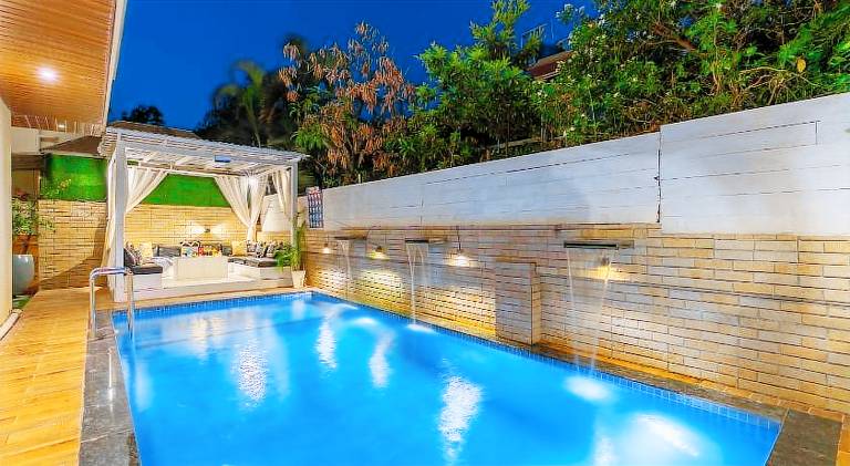 Ample villa with pool | Dogs allowed in Khandala