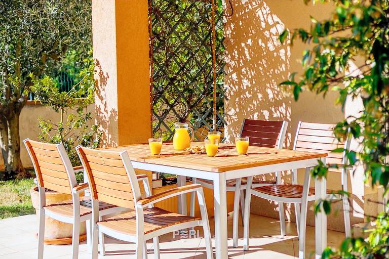Fully equipped rental apartment with barbeque, patio & garden | Pets are welcome — photo 3