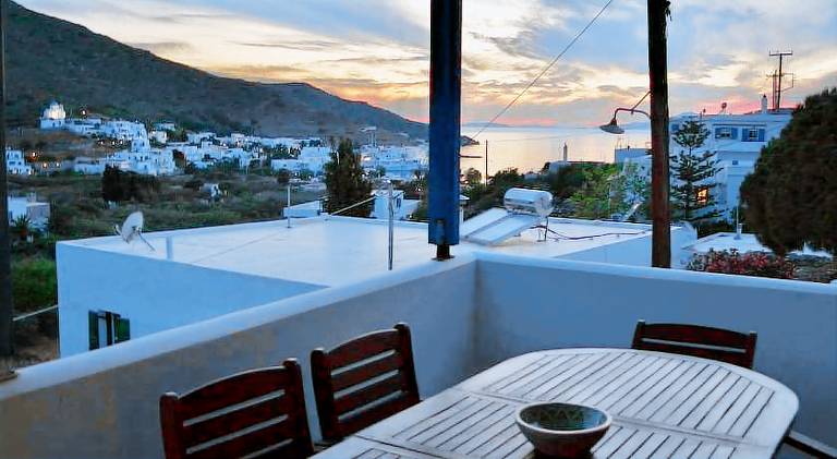 Charming vacation home with patio | Pets are welcome in Naxos
