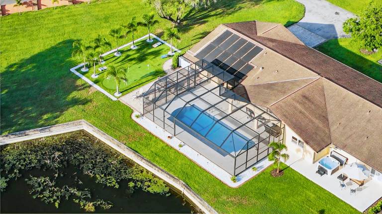 Gated, Heated Pool, Hot Tub, Putting Green, Game Room & More! — photo 5