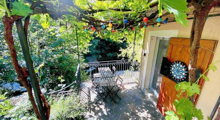 Vacation home with 4 rooms for 12 persons in Mende