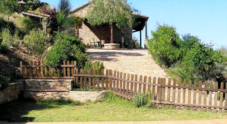 Ample vacation home with patio, private pool & BBQ | Pets are welcome — photo 5