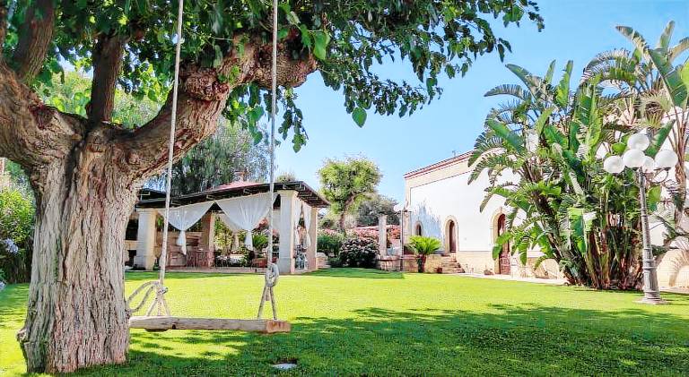 Villa with terrace & garden | Pet-friendly in Fasano