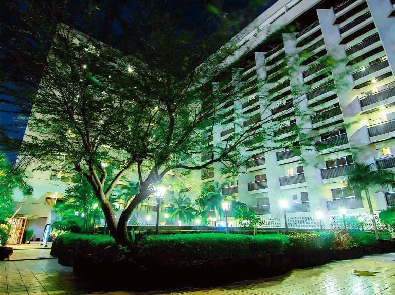 Serviced apartment with pool & terrace — photo 4