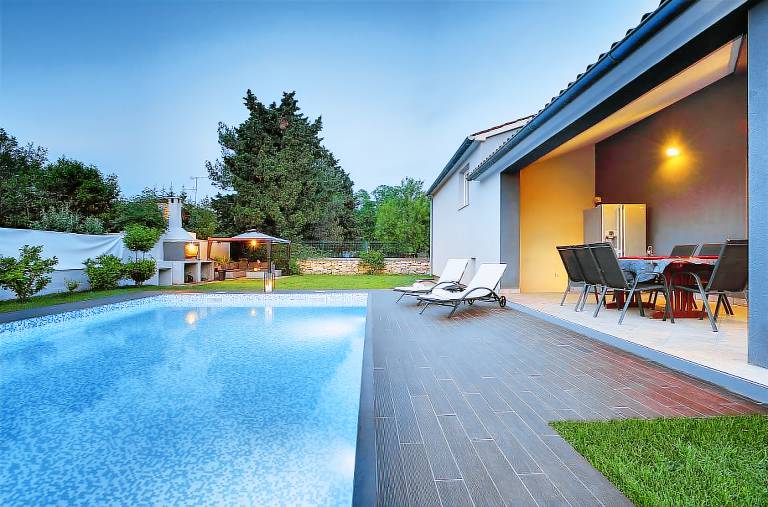 House with terrace, barbecue & garden | Suitable for remote work — photo 4