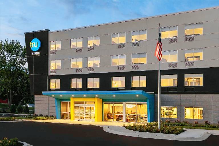 Tru by Hilton Martinsburg — photo 3