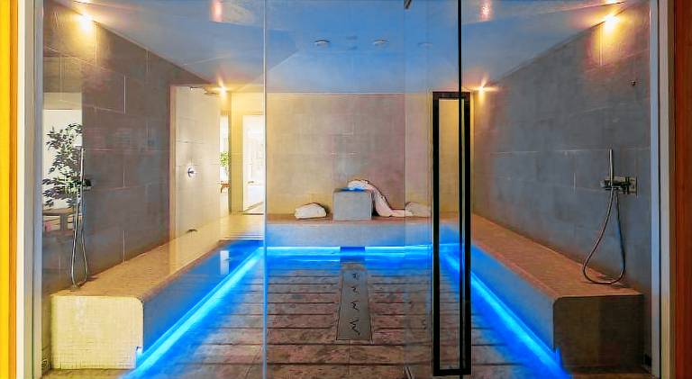Serviced apartment with pool, terrace & sauna — photo 3