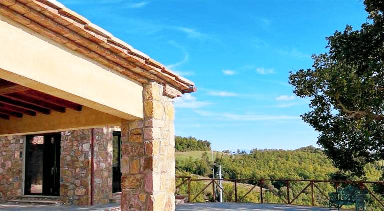 Farm with patio & barbeque — photo 4