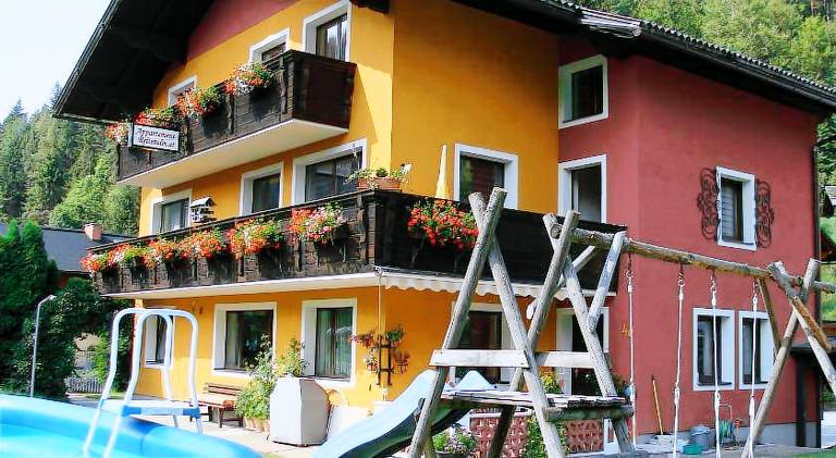 Rental apartment with pool in Schladming