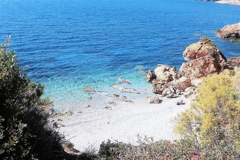 Βίλα Παραλία Σαρωνίδα