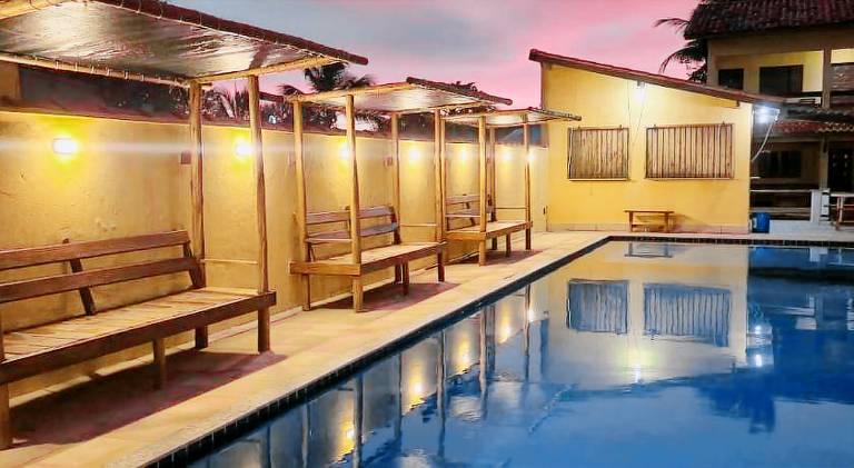 Serviced apartment with patio, garden & pool | Pets are welcome in Canavieiras