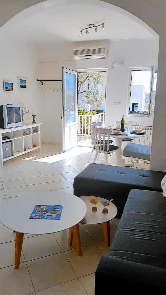 Holiday apartment with terrace | Garden view — photo 5