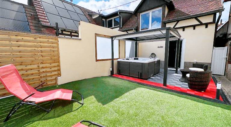 Nice rental apartment with hot tub | Pet-friendly — photo 4