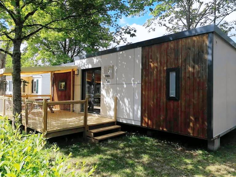 Mobile home with terrace — photo 2