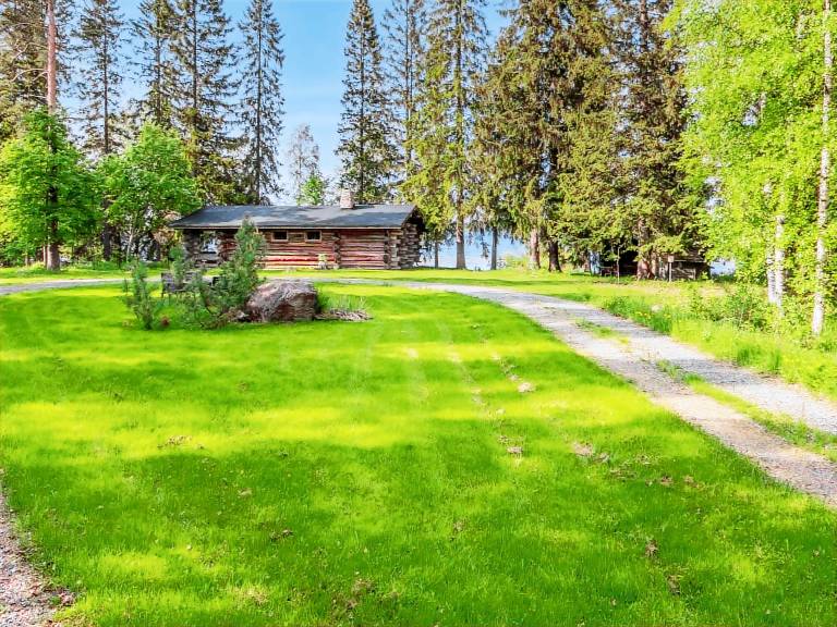 Vacation home with sauna & patio | Nature view — photo 2